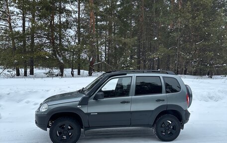 Chevrolet Niva I рестайлинг, 2013 год, 600 000 рублей, 2 фотография