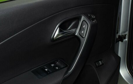 Volkswagen Polo VI (EU Market), 2011 год, 650 000 рублей, 18 фотография