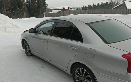 Toyota Avensis III рестайлинг, 2004 год, 749 000 рублей, 3 фотография