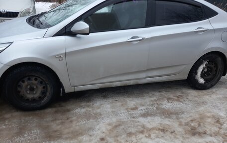 Hyundai Solaris II рестайлинг, 2014 год, 820 000 рублей, 2 фотография