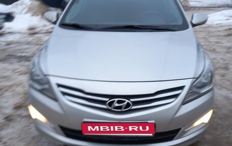 Hyundai Solaris II рестайлинг, 2014 год, 820 000 рублей, 3 фотография