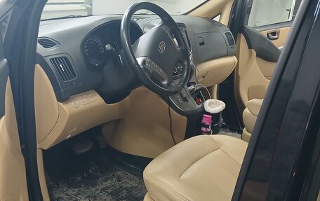 Hyundai H-1 II рестайлинг, 2016 год, 2 500 000 рублей, 14 фотография