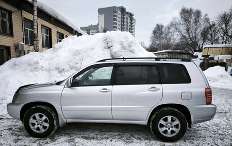 Toyota Highlander III, 2001 год, 1 380 000 рублей, 2 фотография
