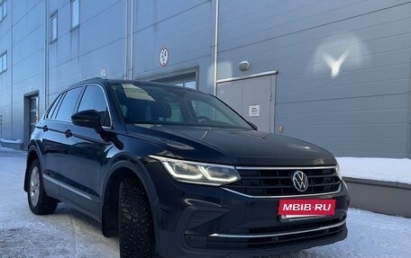 Volkswagen Tiguan II, 2021 год, 3 050 000 рублей, 2 фотография