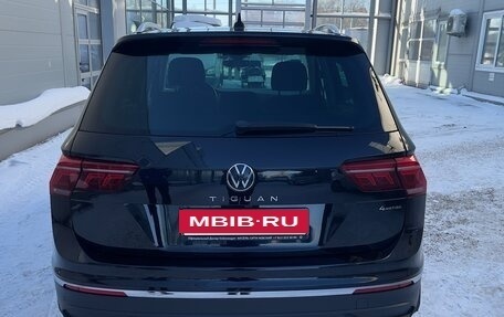 Volkswagen Tiguan II, 2021 год, 3 050 000 рублей, 7 фотография