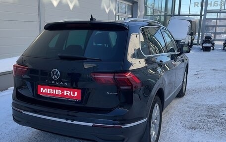 Volkswagen Tiguan II, 2021 год, 3 050 000 рублей, 6 фотография