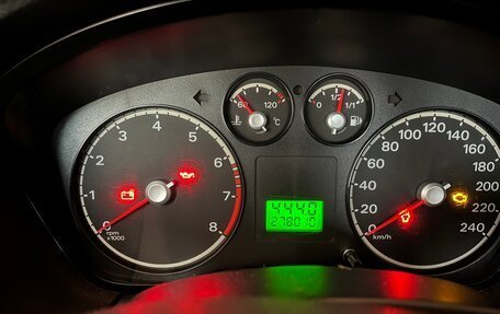 Ford Focus II рестайлинг, 2005 год, 280 000 рублей, 19 фотография