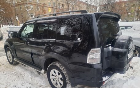 Mitsubishi Pajero IV, 2012 год, 1 795 000 рублей, 2 фотография