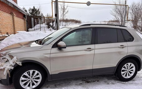 Volkswagen Tiguan II, 2020 год, 1 800 000 рублей, 4 фотография