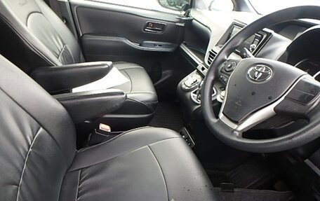 Toyota Noah III, 2015 год, 2 550 000 рублей, 5 фотография