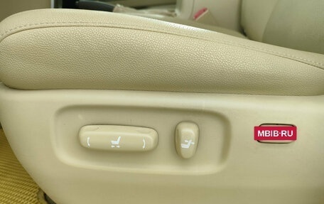 Toyota Land Cruiser 200, 2012 год, 3 659 000 рублей, 24 фотография