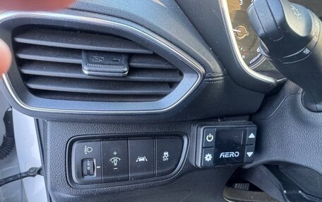 Hyundai Santa Fe IV, 2018 год, 3 300 000 рублей, 23 фотография