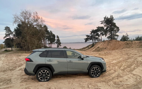 Toyota RAV4, 2020 год, 2 950 000 рублей, 3 фотография