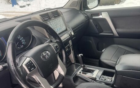 Toyota Land Cruiser Prado 150 рестайлинг 2, 2010 год, 2 300 000 рублей, 10 фотография