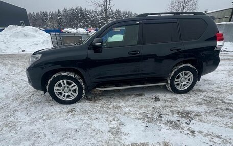 Toyota Land Cruiser Prado 150 рестайлинг 2, 2010 год, 2 300 000 рублей, 2 фотография