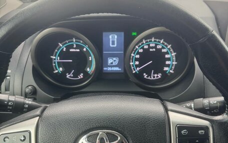 Toyota Land Cruiser Prado 150 рестайлинг 2, 2010 год, 2 300 000 рублей, 8 фотография