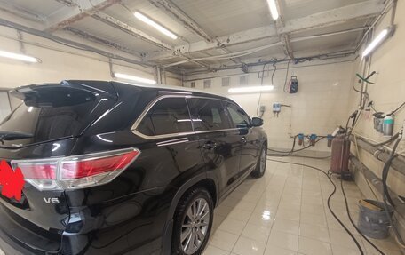 Toyota Highlander III, 2014 год, 2 990 000 рублей, 6 фотография