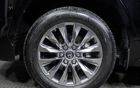 Toyota Land Cruiser, 2021 год, 10 500 000 рублей, 27 фотография