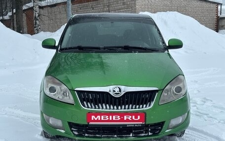 Skoda Fabia II, 2013 год, 490 000 рублей, 2 фотография