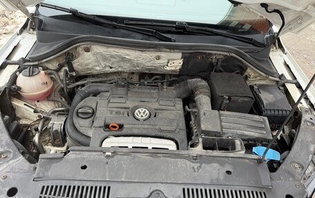 Volkswagen Tiguan I, 2011 год, 899 999 рублей, 21 фотография