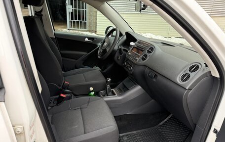 Volkswagen Tiguan I, 2011 год, 899 999 рублей, 28 фотография