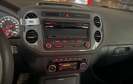 Volkswagen Tiguan I, 2011 год, 899 999 рублей, 38 фотография