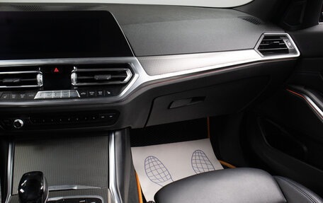 BMW 3 серия, 2021 год, 3 599 000 рублей, 10 фотография