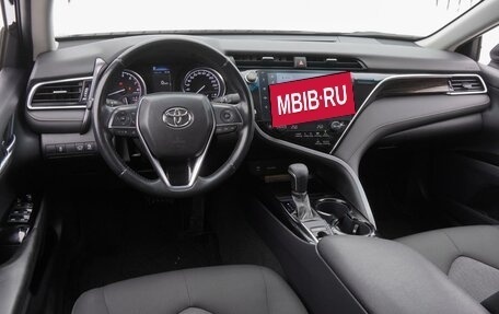 Toyota Camry, 2019 год, 2 590 000 рублей, 6 фотография