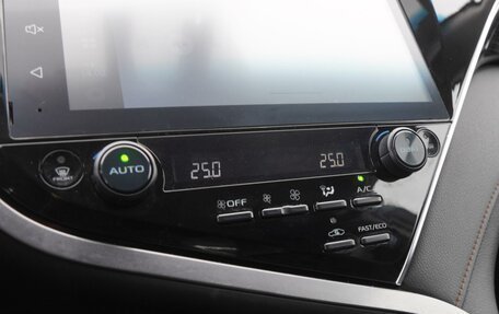 Toyota Camry, 2019 год, 2 590 000 рублей, 15 фотография