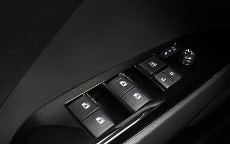 Toyota Camry, 2019 год, 2 590 000 рублей, 19 фотография