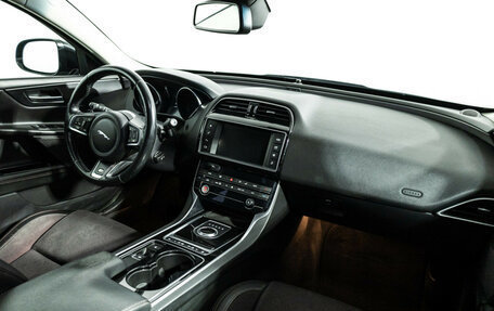 Jaguar XE I рестайлинг, 2016 год, 1 350 000 рублей, 9 фотография