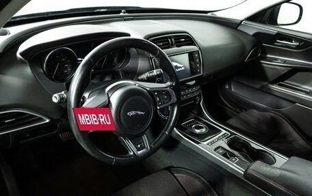 Jaguar XE I рестайлинг, 2016 год, 1 350 000 рублей, 11 фотография