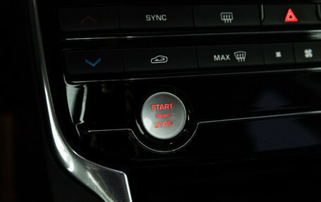 Jaguar XE I рестайлинг, 2016 год, 1 350 000 рублей, 17 фотография