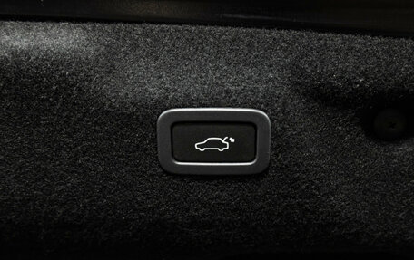 Jaguar XE I рестайлинг, 2016 год, 1 350 000 рублей, 19 фотография