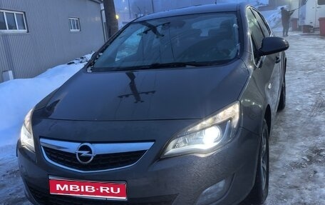 Opel Astra J, 2011 год, 480 000 рублей, 1 фотография