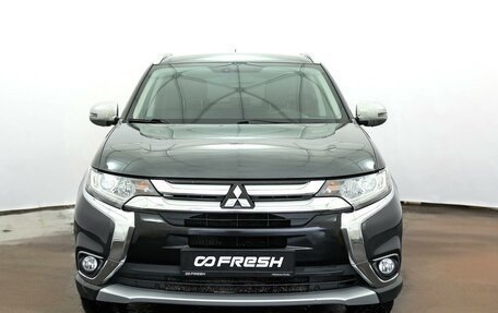 Mitsubishi Outlander III рестайлинг 3, 2015 год, 1 799 000 рублей, 2 фотография