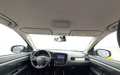 Mitsubishi Outlander III рестайлинг 3, 2015 год, 1 799 000 рублей, 7 фотография