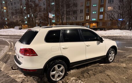 Volkswagen Touareg III, 2011 год, 1 630 000 рублей, 4 фотография