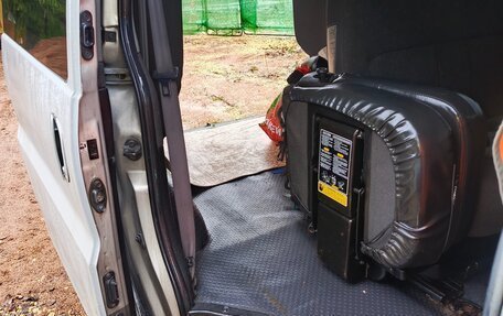 Hyundai H-1 II рестайлинг, 2002 год, 550 000 рублей, 5 фотография