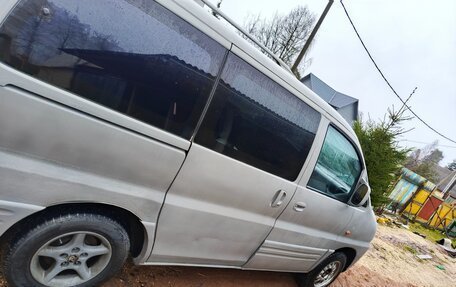 Hyundai H-1 II рестайлинг, 2002 год, 550 000 рублей, 8 фотография