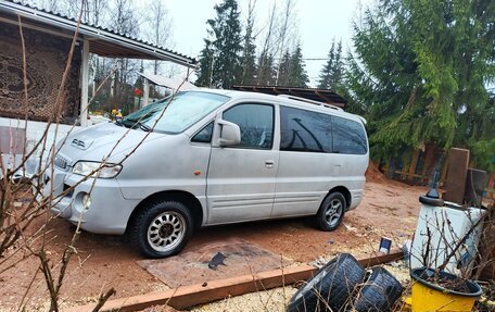 Hyundai H-1 II рестайлинг, 2002 год, 550 000 рублей, 9 фотография
