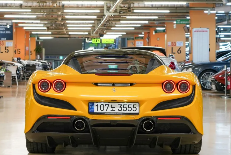 Ferrari F8, 2022 год, 29 200 000 рублей, 2 фотография