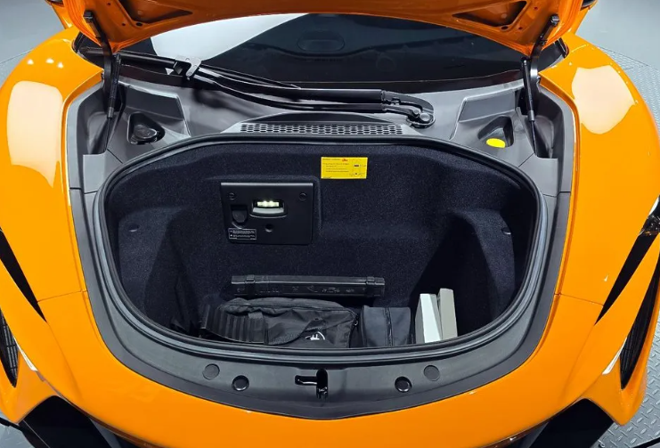 McLaren 675LT, 2023 год, 25 500 000 рублей, 4 фотография