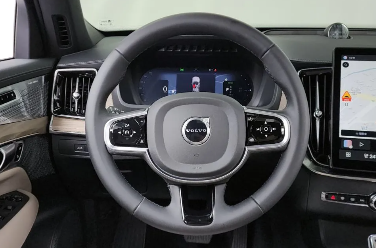 Volvo XC90 II рестайлинг, 2025 год, 13 450 000 рублей, 11 фотография
