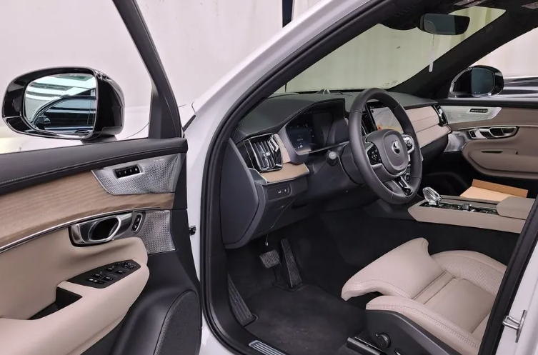 Volvo XC90 II рестайлинг, 2025 год, 13 450 000 рублей, 8 фотография