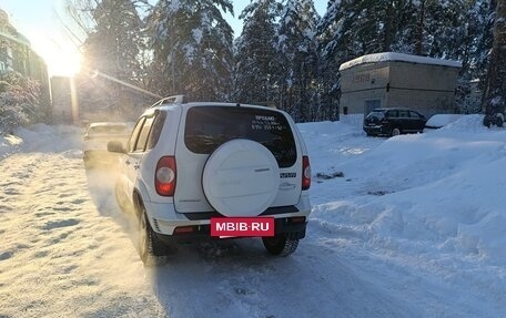 Chevrolet Niva I рестайлинг, 2015 год, 593 000 рублей, 3 фотография