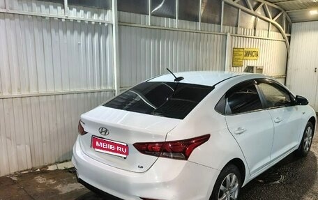 Hyundai Solaris II рестайлинг, 2017 год, 1 200 000 рублей, 1 фотография