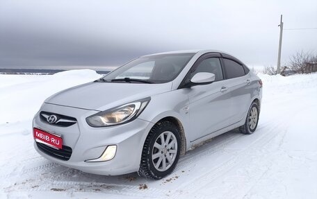 Hyundai Solaris II рестайлинг, 2012 год, 820 000 рублей, 1 фотография
