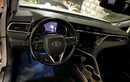 Toyota Camry, 2019 год, 3 100 000 рублей, 7 фотография