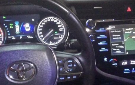 Toyota Camry, 2019 год, 3 100 000 рублей, 4 фотография